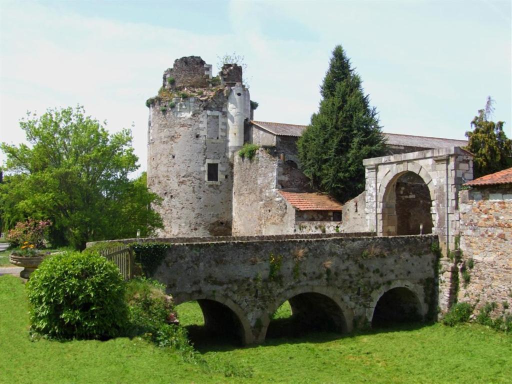 Château de la Galissonniere Bed and Breakfast Le Pallet Eksteriør billede